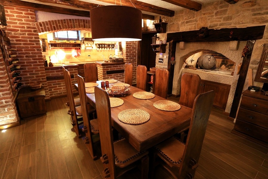 Stor terrass med utsikt över havet