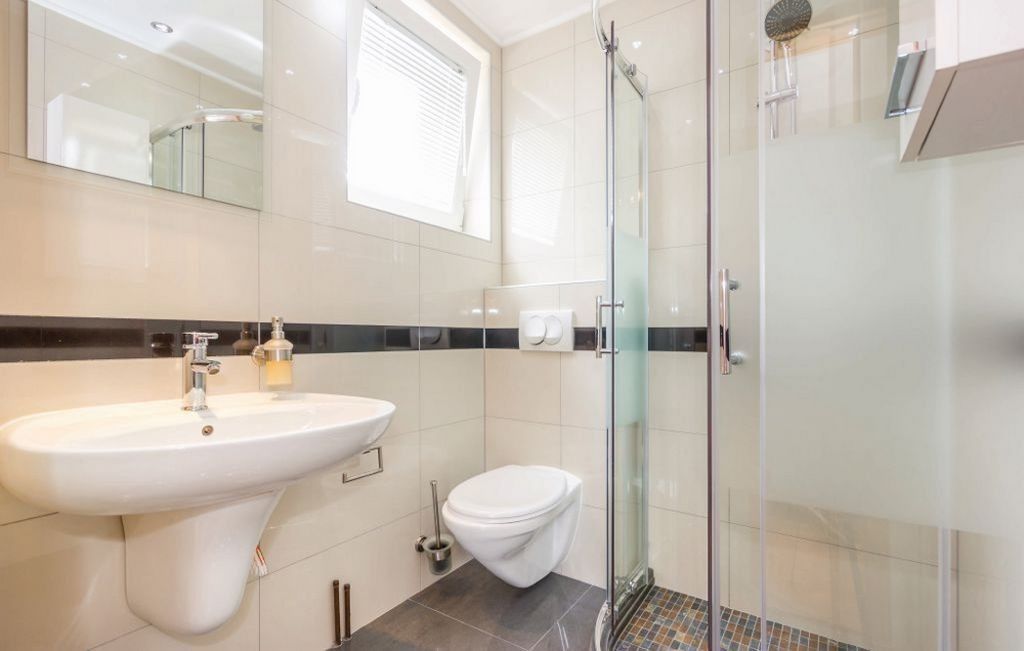 Badrum på fastigheten H1424, Kroatien.