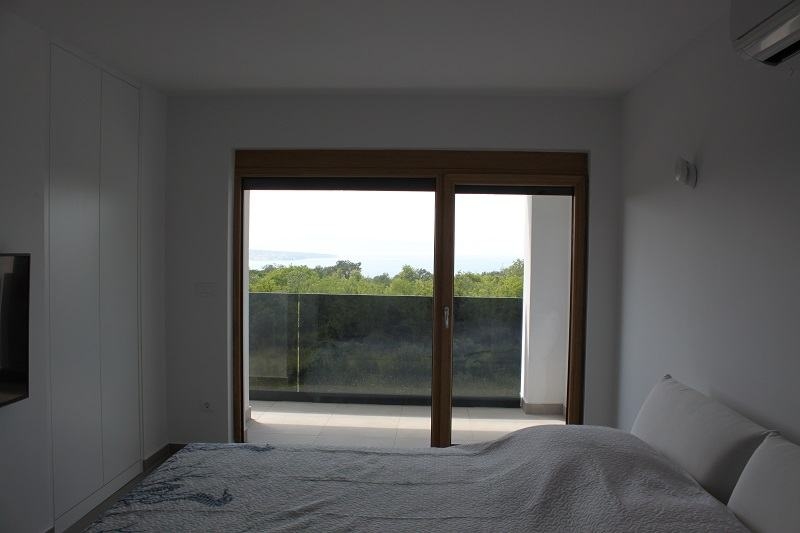 Havsutsikt från sovrummet i Villa H1671 nära Malinska i Kroatien.