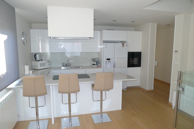 Matplats och kök i villa H1679, till salu i Kroatien.