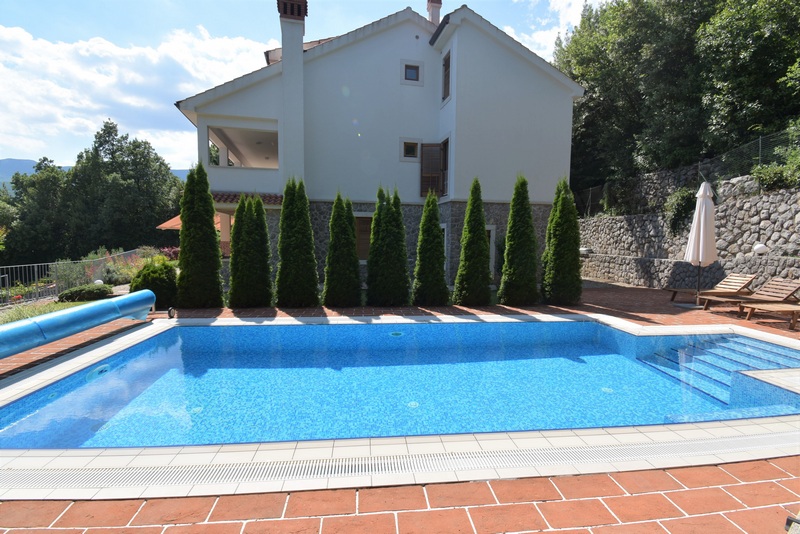 Pool i Villa H1785 nära Opatija i Kroatien - Panorama Scouting.