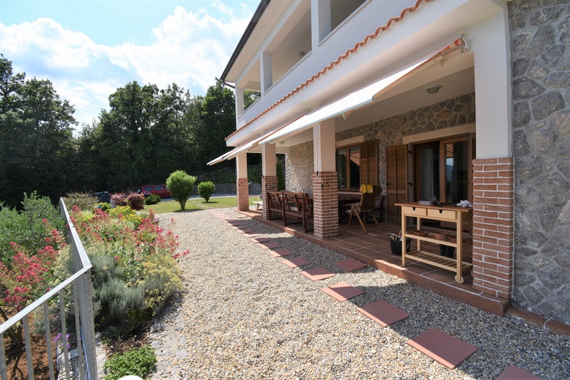 Exteriör av Villa H1785 i Kroatien - Panorama Scouting Real Estate.