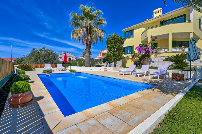 Hus med pool i Zadar, Dalmatien till salu - Panorama Scouting.