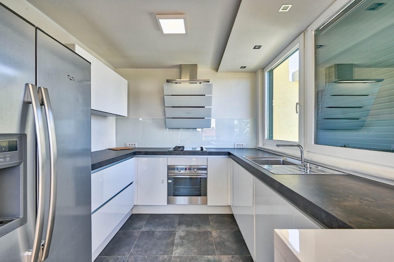 Kök av Villa H1804, Zadar.