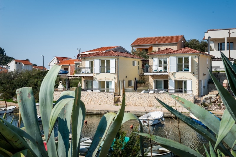 Köp stenhus vid havet i Kroatien - Panorama Scouting Property H1917.