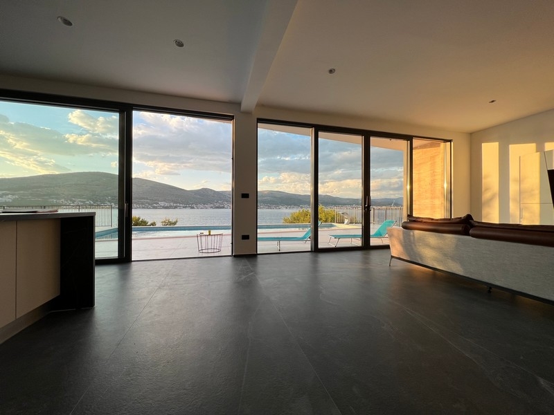 Köp en villa vid havet i Kroatien - Panorama Scouting H1927, centrala Dalmatien, ön Ciovo Trogir.