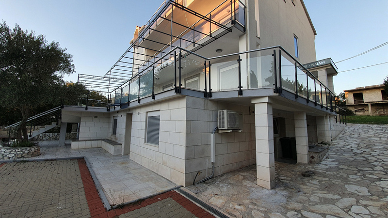 Intryck från utsidan.