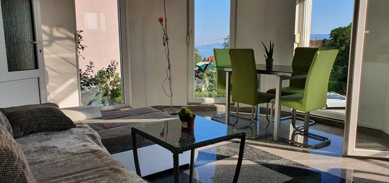 Vardagsrum med vacker havsutsikt - Novi Vinodolski, H1949, Kroatien.