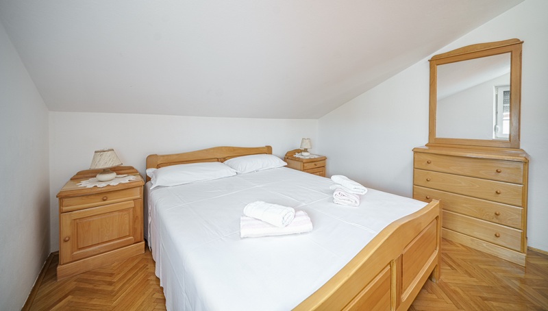 Attraktivt och mysigt sovrum.