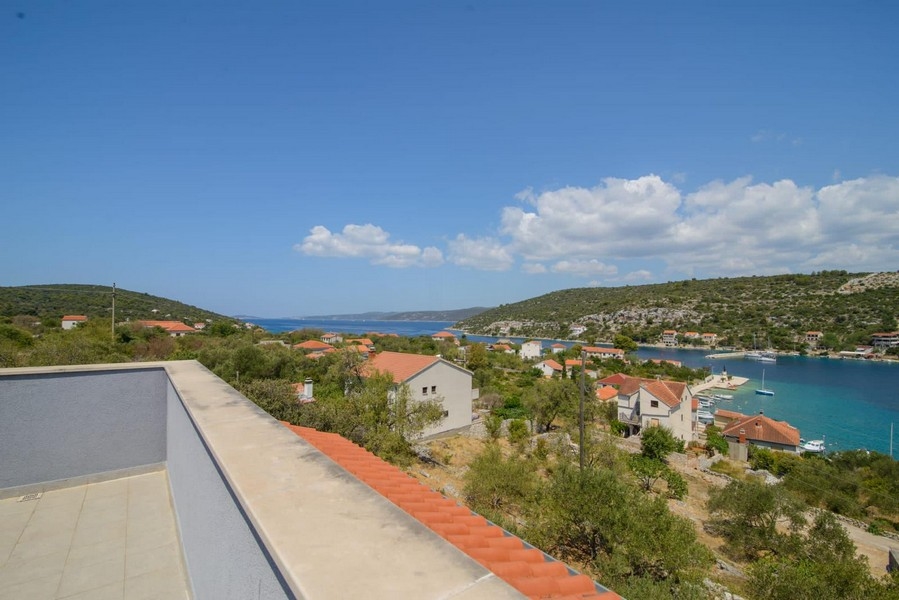 Fastigheter Kroatien - Ön Ciovo Trogir, Hus Panorama Scouting H2083