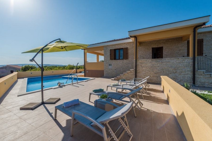 Pool av fastigheten H2169 i Kroatien, Zadar - Panorama Scouting.