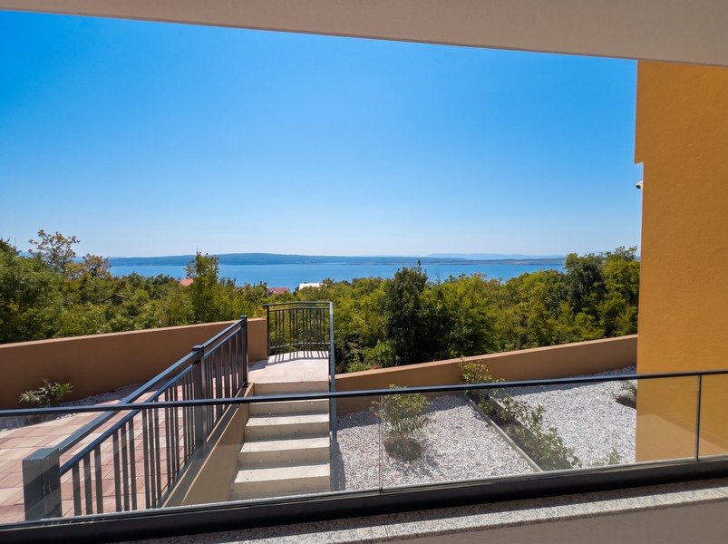 Utsikt från terrassen över havet och öarna i Kvarnerbukten - H2197