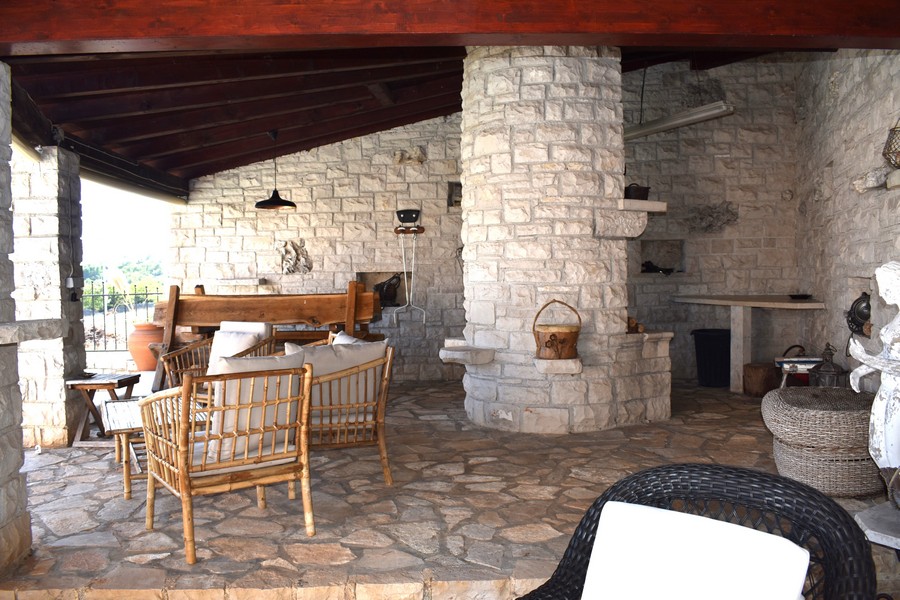 Grill av fastigheten H2272 i Istrien - Panorama Scouting.