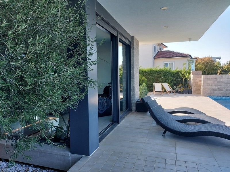 Terrass för fastigheten H2348, som är till salu i Kroatien i Rijeka-regionen - Panorama Scouting.