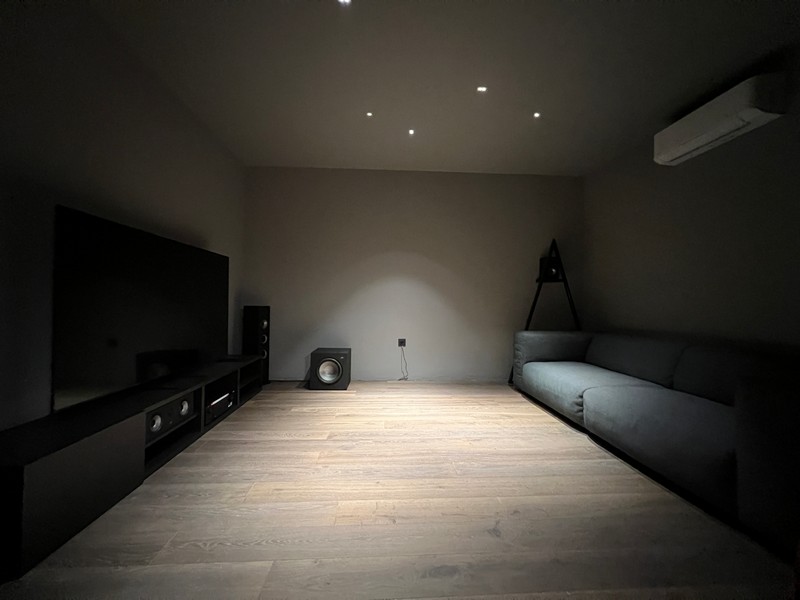 Biograf i källaren i Villa H2383 i Rijeka, Kroatien.