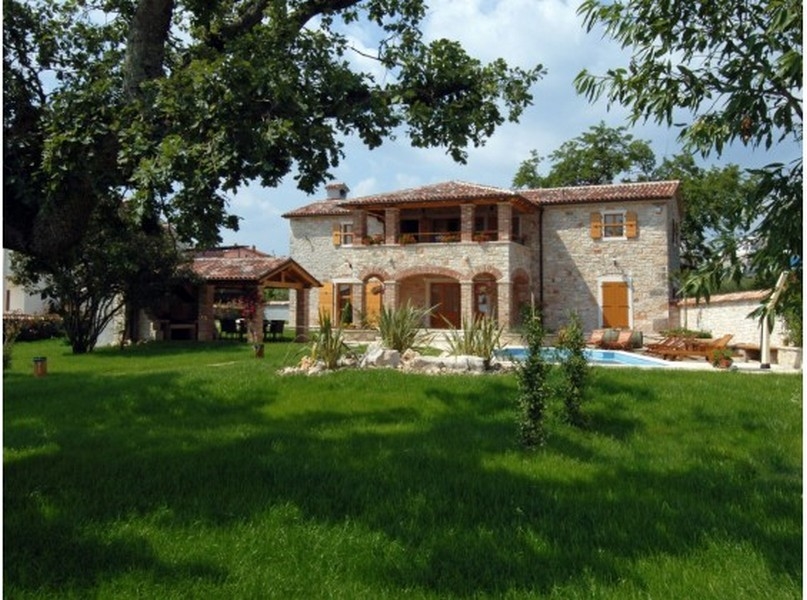 Köp ett stenhus i Kroatien - Panorama Scouting Real Estate H2393.