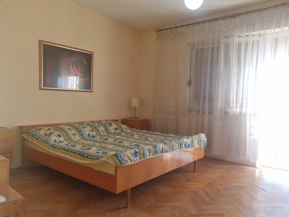 Hus i 3 plan med 680 m² boyta