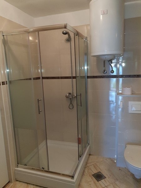 Stor terrass och balkonger