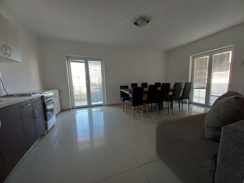 7 lägenheter med balkong och havsutsikt