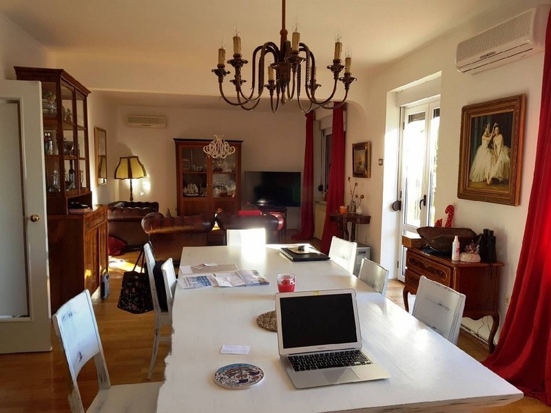 Rymligt hus med stor terrass och grill