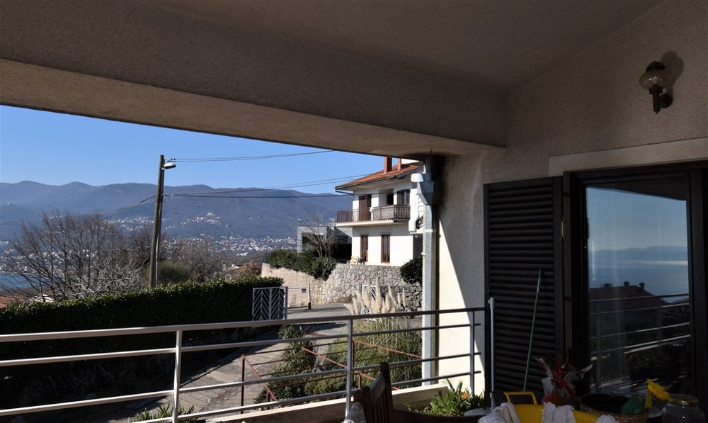 Möblerat hus med trädgård i Kroatien