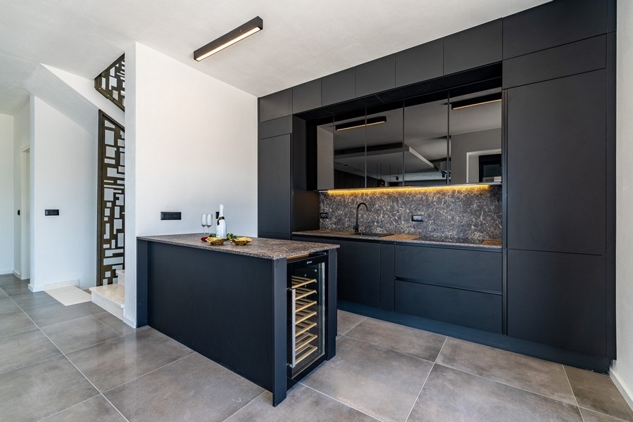 Modernt kök av fastigheten H2494, Kroatien - Panorama Scouting.