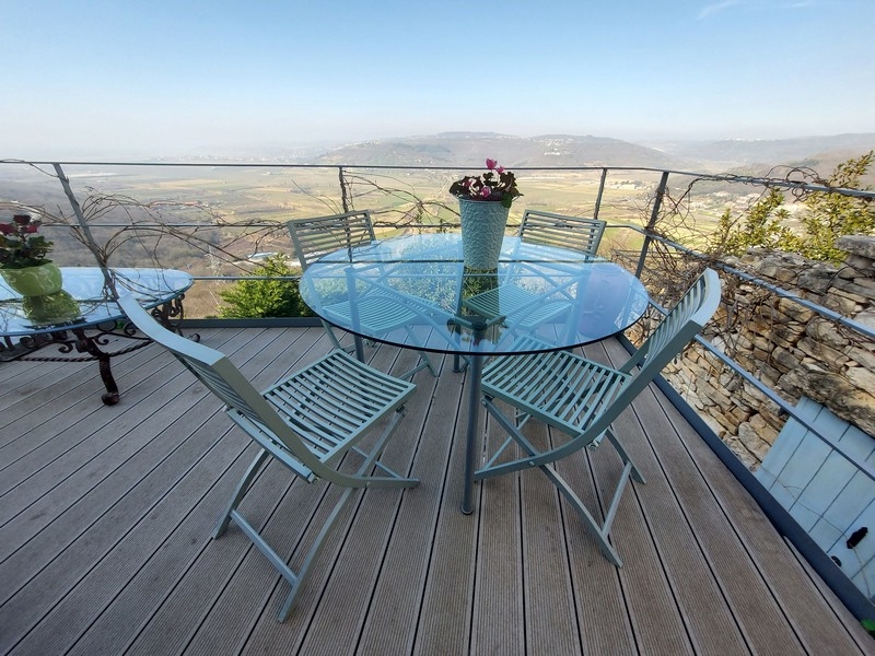 Fastighet i Istrien, Kroatien - med utsikt över land och havs.