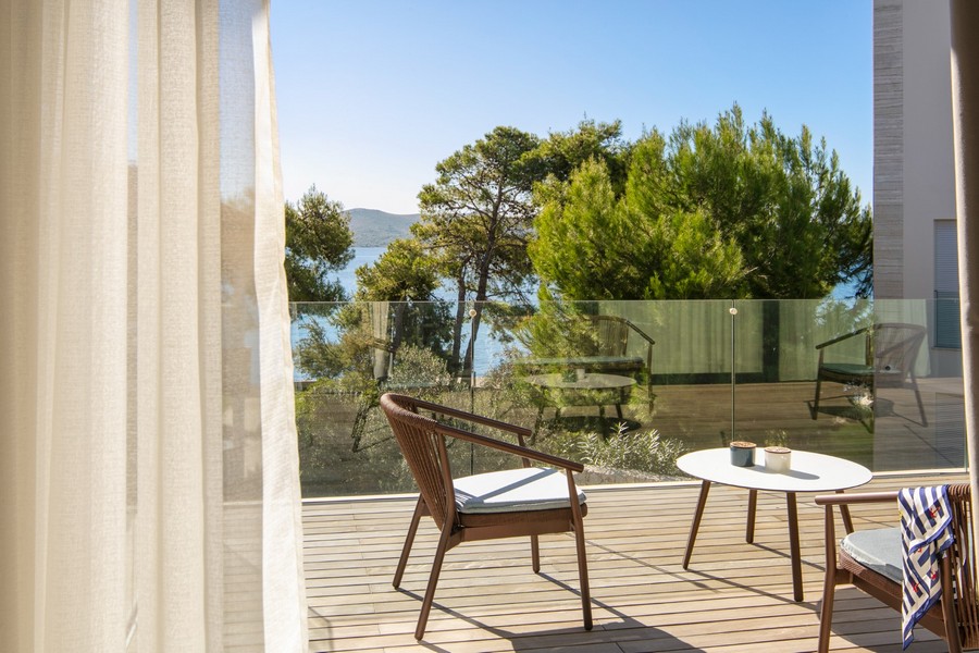 Terrass med havsutsikt.