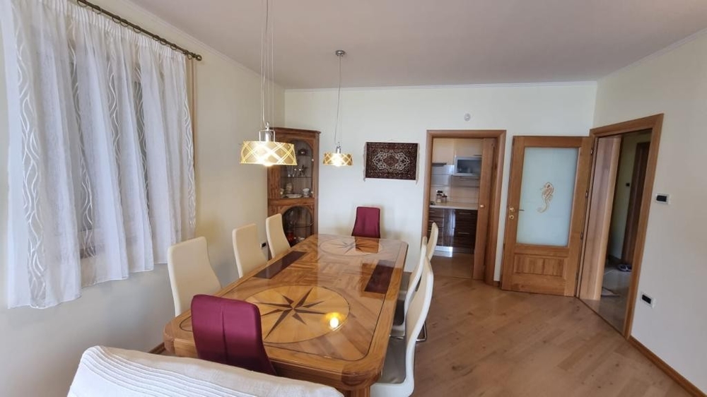 Ljusa rum med fönster