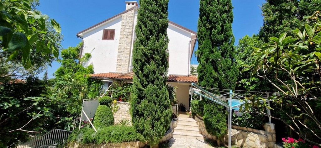 Hus med medelhavscharm