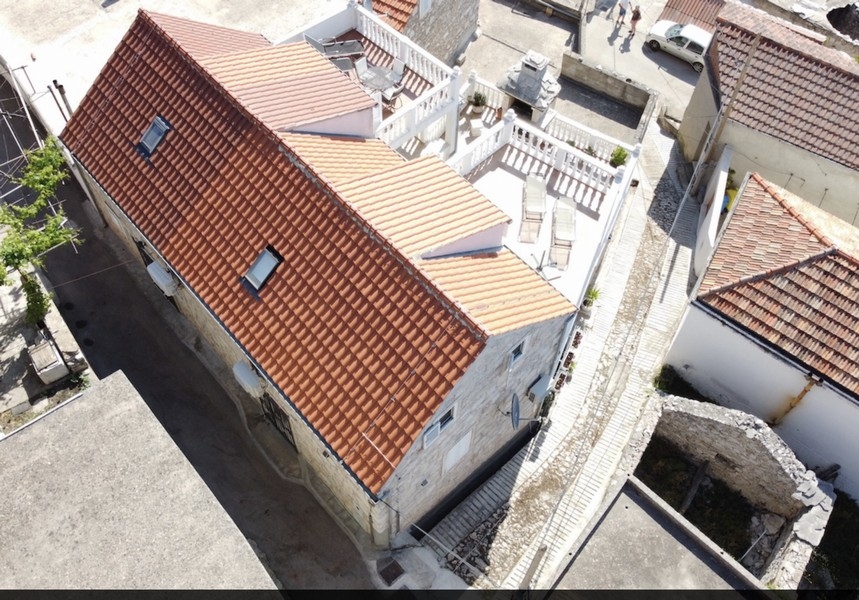 Köp stenhus byggt 2013 och renoverat 2022 i Cara, ön Korcula