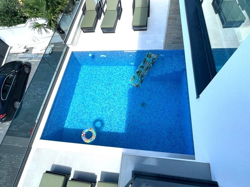 Pool i Kroatien - Panorama Scouting H2678, Split-regionen.