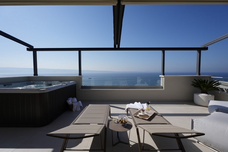 Sovrum med terrass och havsutsikt - Villa 2679, Kroatien - Panorama Scouting.