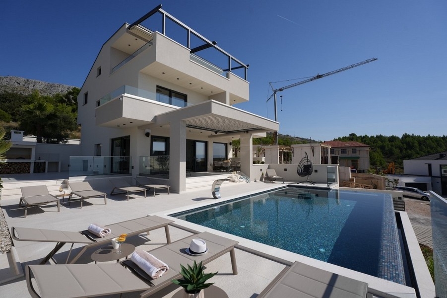 Panoramautsikt över havet från fastighet H2679 i Kroatien.