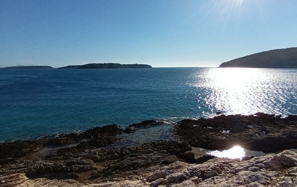 Villa i första raden till havet i Kroatien till salu - Panorama Scouting H2684.