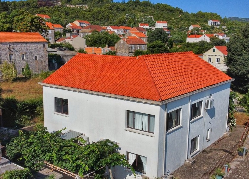 Köp ett hus för renovering i Kroatien - Panorama Scouting H2696.