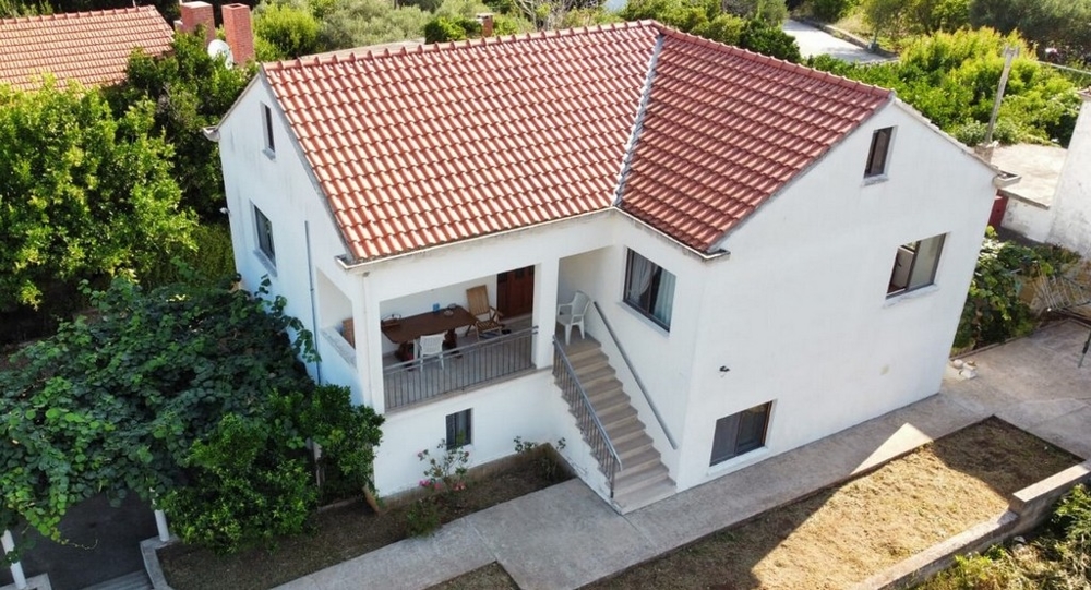 Hus med mycket bostadsyta i Lumbarda på Korcula till salu - Panorama Scouting.