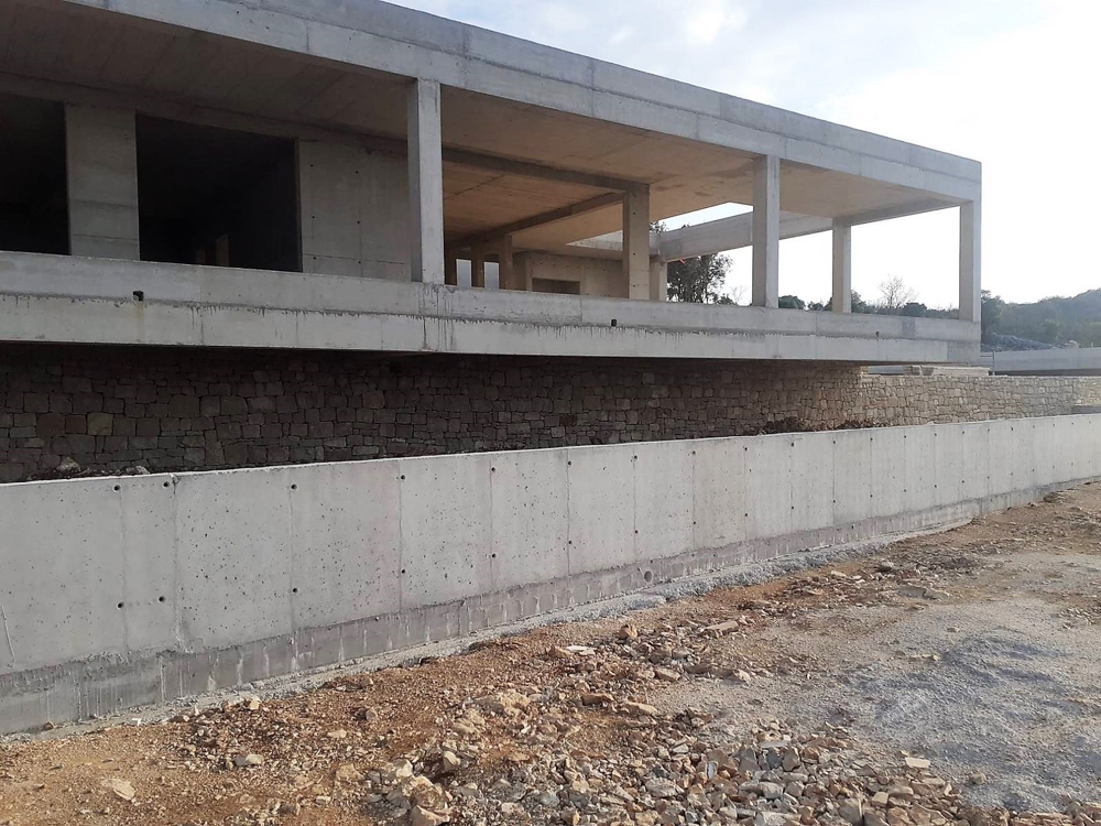 Hus med garage på ön Brac