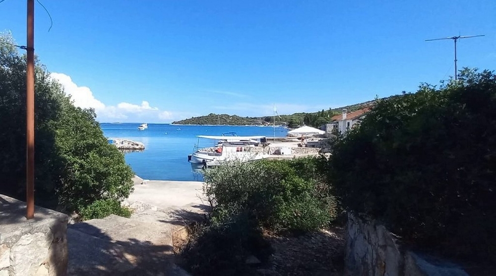 Hus för renovering med stor tomt - Panorama Scouting