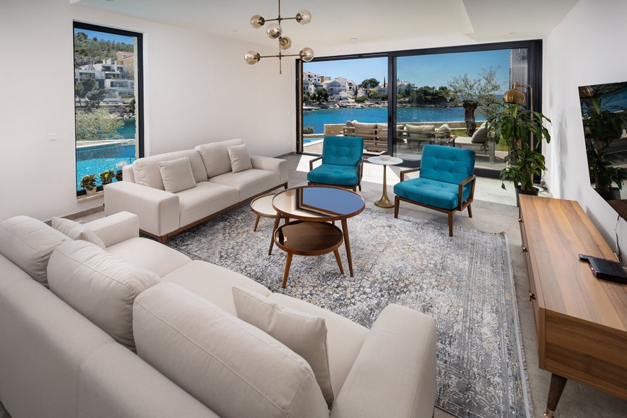 Vardagsrum med havsutsikt