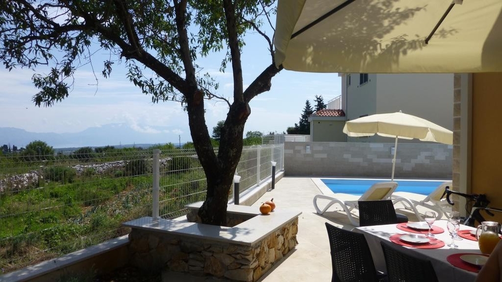 Modernt utrustat kök och komplett utrustning