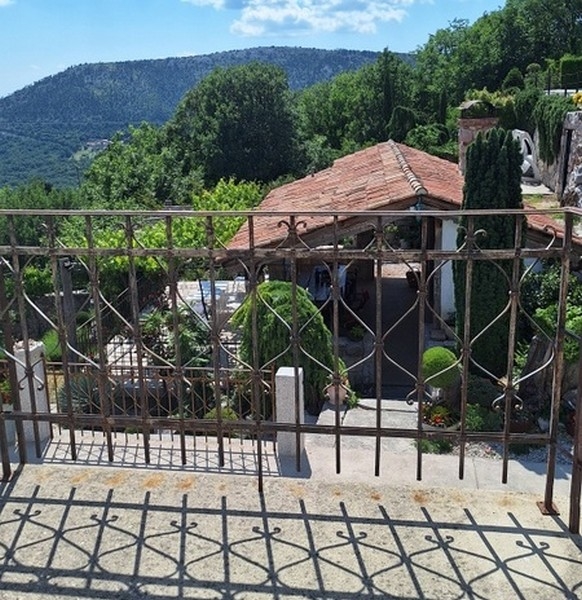 Rymlig terrass med vacker utsikt över det omgivande området - Crikvenica-regionen