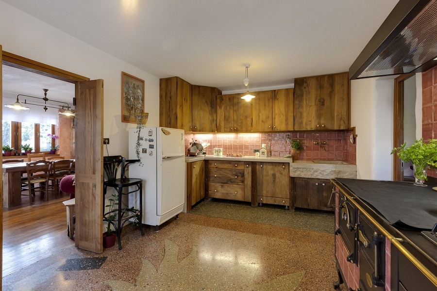 Fullt utrustat och elegant kök