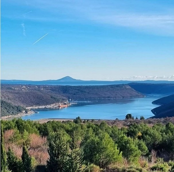 Familjehus med havsutsikt i Barban - Panorama Scouting H2780