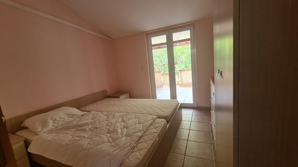 Sovdel med utgång till balkong