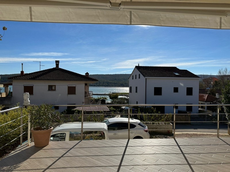 Enfamiljshus endast ca. 70 meter från havet - Fastigheter Kroatien