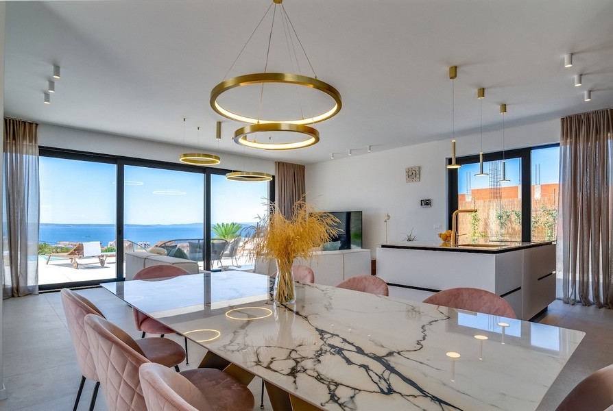 Vardagsrum med fantastisk havsutsikt