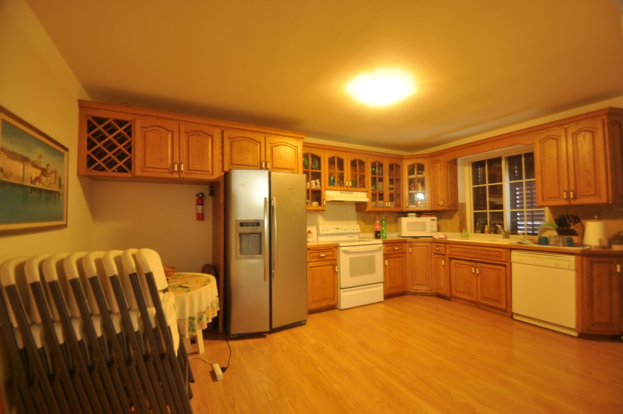 Sovrum med direkt tillgång till terrassen i huset vid havet i Kroatien.