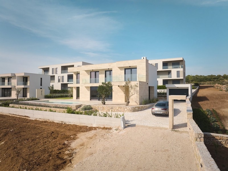 Villa i Kroatien med privat pool och garage, till salu