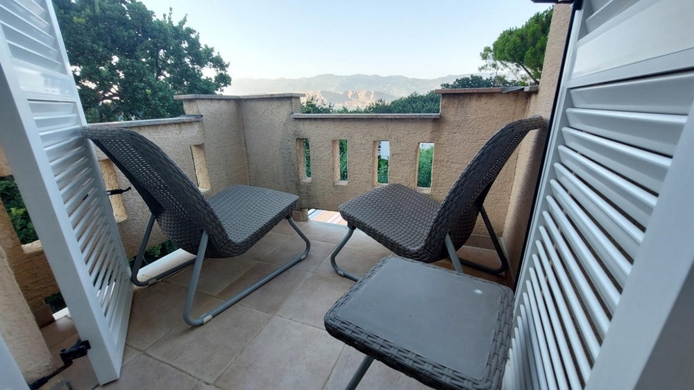 Utsikt över havet och Velebitbergen från fastighet H3044, Island of Pag - Panorama Scouting.